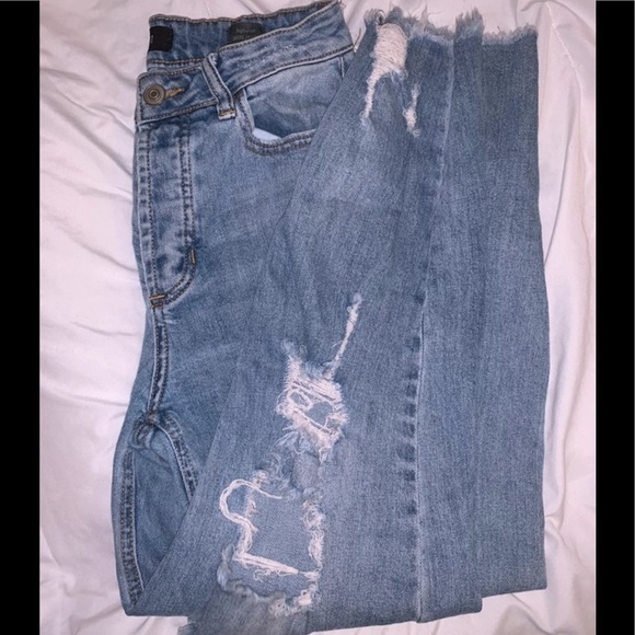 Mom Jeans - Picture 2 of 3